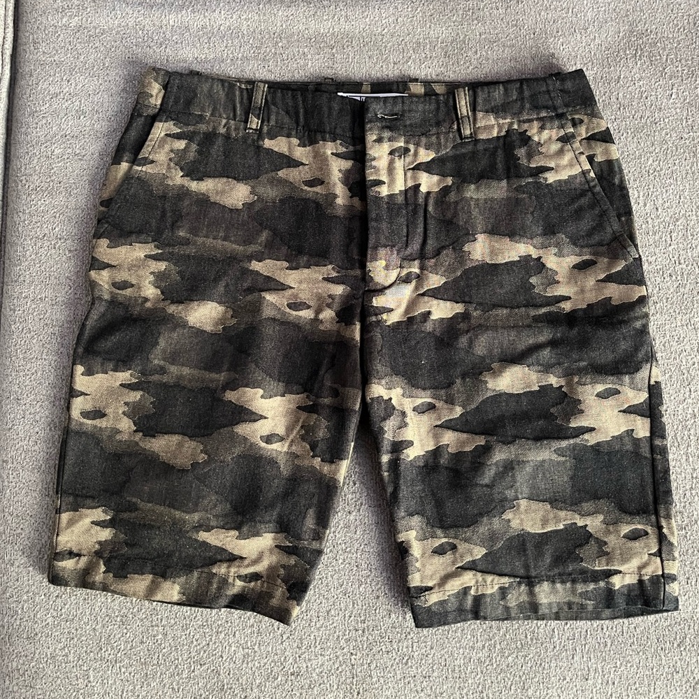 Mr. Turk camo shorts 32w